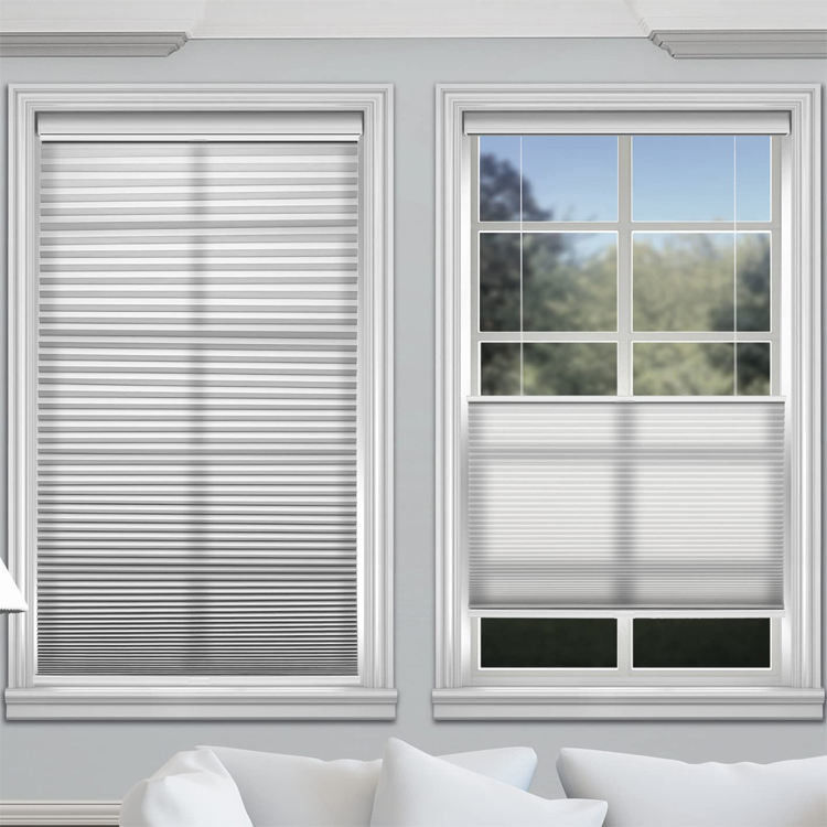 Светлый фильтруя сот ночи дня ослепляет тень гостиницы бесшнуровую клетчатую