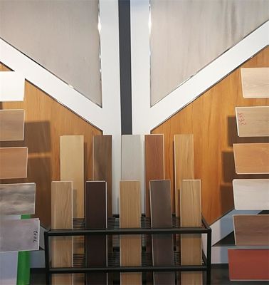 Ультрафиолетовый покрывая винил SPC справляясь планка винила ядра 5mm 6mm 8mm Spc