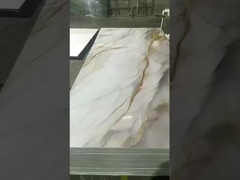 Ультрафиолетовый дисплей в стиле мраморного листа